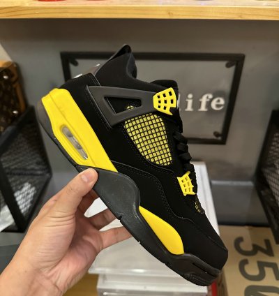 Jordan 4 Retro Thunder (2023) DH6927-017