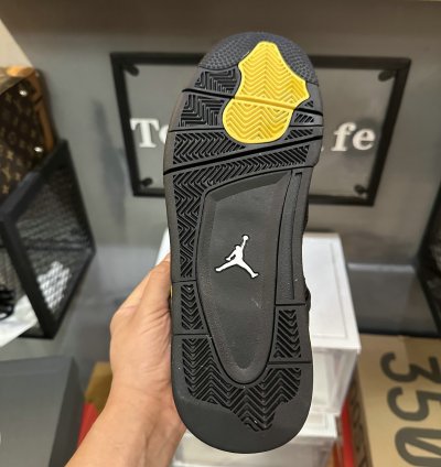 Jordan 4 Retro Thunder (2023) DH6927-017