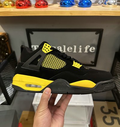 Jordan 4 Retro Thunder (2023) DH6927-017
