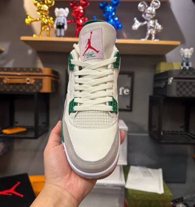 Jordan 4 Retro SB Pine Green DR5415-103