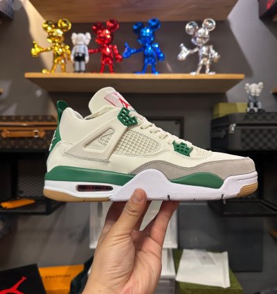 Jordan 4 Retro SB Pine Green DR5415-103