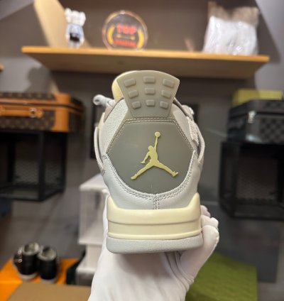 Air Jordan 4 Retro SE Craft Photon Dust DV3742-021