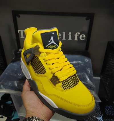 Jordan 4 Retro Lightning (2021) CT8527-700