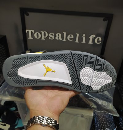 Jordan 4 Retro Lightning (2021) CT8527-700
