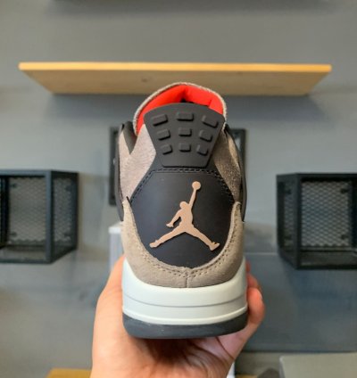 Jordan 4 Retro Taupe Haze DB0732-200