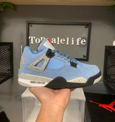 Jordan 4 Retro University Blue CT8527-400