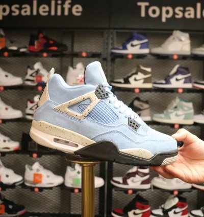 Jordan 4 Retro University Blue CT8527-400
