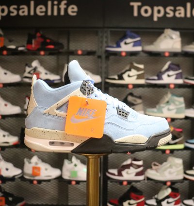 Jordan 4 Retro University Blue CT8527-400