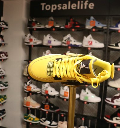 Jordan 4 Retro Lightning (2021) CT8527-700