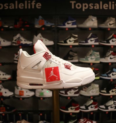 Jordan 4 Retro Metallic Red CT8527-112
