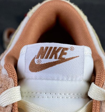 Nike Dunk Low Medium Curry