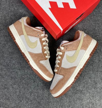 Nike Dunk Low Medium Curry