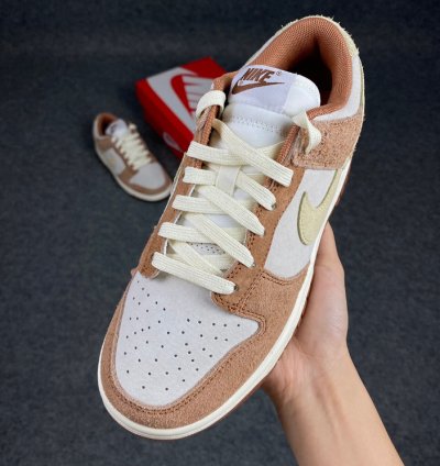Nike Dunk Low Medium Curry