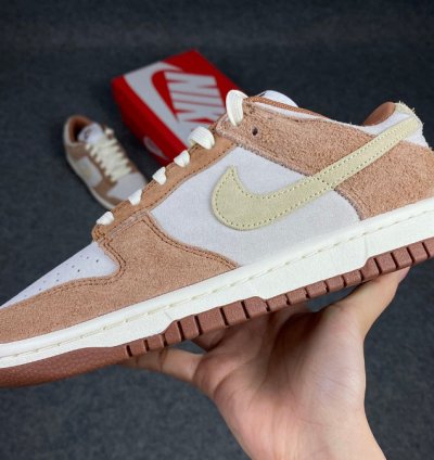 Nike Dunk Low Medium Curry