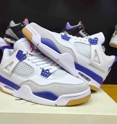 Nike SB x Air Jordan 4 ' Blue Sapphire '
