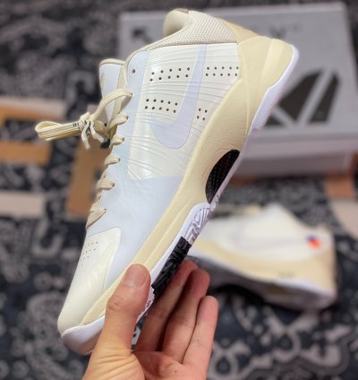 Off-White x NK Zoom Kobe 5 DB4796-101