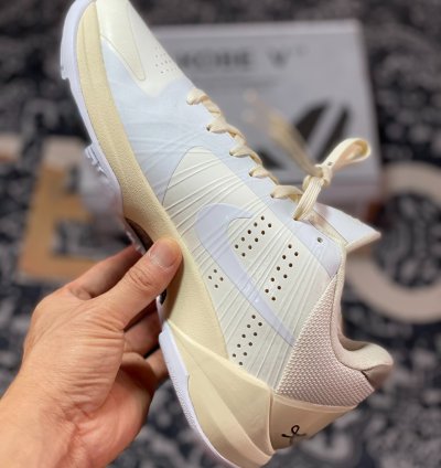 Off-White x NK Zoom Kobe 5 DB4796-101