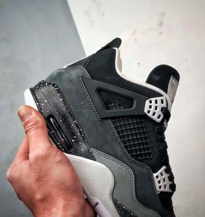 Air Jordan 4 Retro ”Fear” FQ8138-002