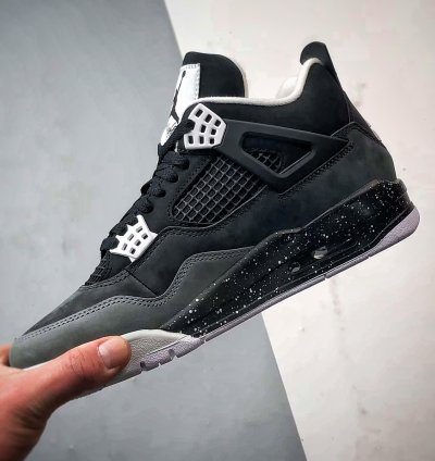 Air Jordan 4 Retro ”Fear” FQ8138-002