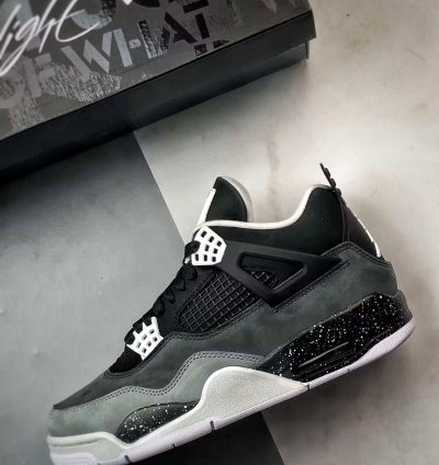Air Jordan 4 Retro ”Fear” FQ8138-002