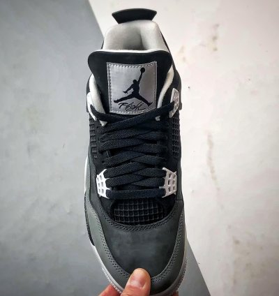 Air Jordan 4 Retro ”Fear” FQ8138-002