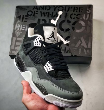Air Jordan 4 Retro ”Fear” FQ8138-002