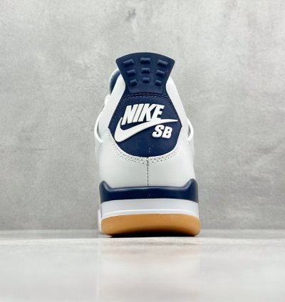 Nike SB x Jordan Air Jordan 4 ”Navy” DR5415-100