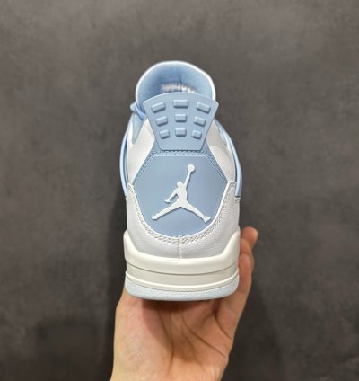 Air Jordan 4 Retro ”Aluminum” HV0823-100