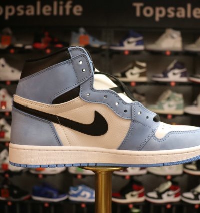 Air Jordan 1 Retro High OG University Blue