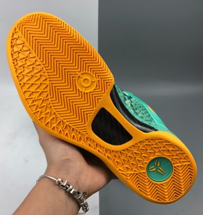 260 NK Kobe 8 System 555035-304