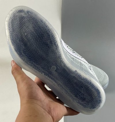 P240 Nk Kobe 11 Elite Low Pale Horse R824463-443