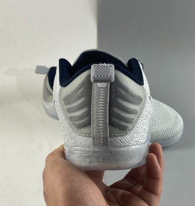 P240 Nk Kobe 11 Elite Low Pale Horse R824463-443