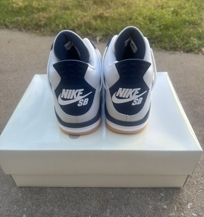 Jordan 4 SB Navy Size 11