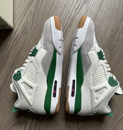 Jordan 4 SB Pine Green
