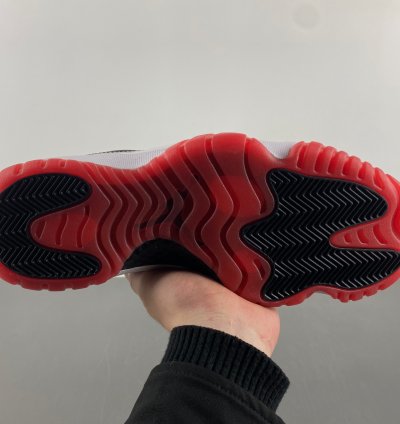 Air Jordan 11 Retro Low 2025 Bred - FV5104-006