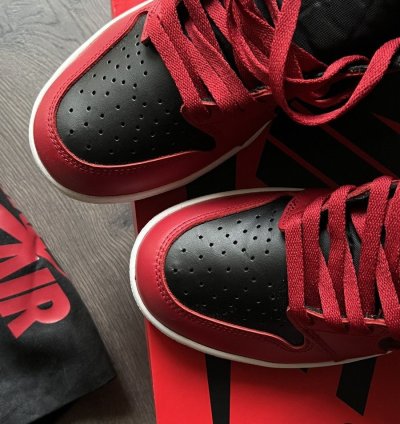 Air Jordan 1 Hi 85