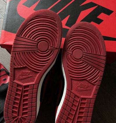 Air Jordan 1 Hi 85