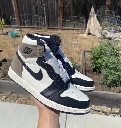 Air Jordan 1 High OG Dark Mocha