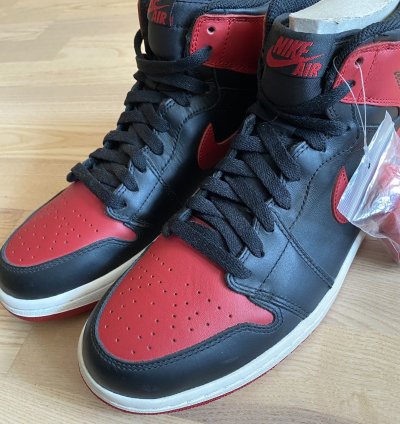 Air Jordan 1 Retro High OG Bred 2013