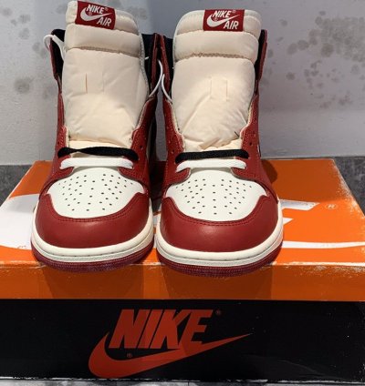Air Jordan 1 Retro High OG Chicago Lost and Found