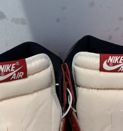 Air Jordan 1 Retro High OG Chicago Lost and Found