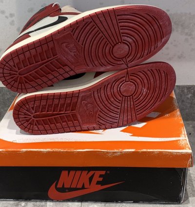 Air Jordan 1 Retro High OG Chicago Lost and Found