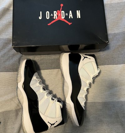 Air Jordan 11 Concord Size 11