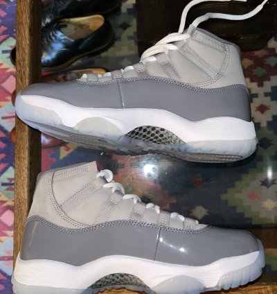 Air Jordan 11 retro 2021 size 7 cool grey