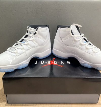 Air Jordan 11 Retro Legend Blue (2024)