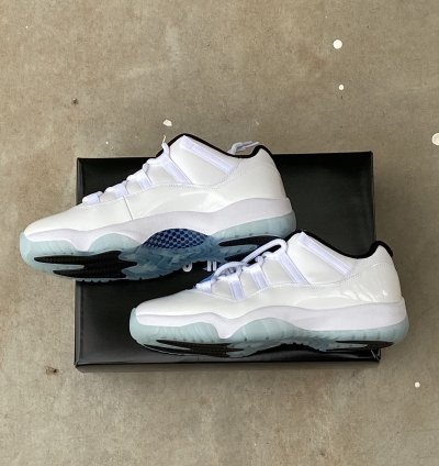 Air Jordan 11 Retro Low Legend Blue