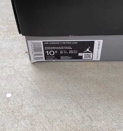 Air Jordan 11 Retro Low Legend Blue