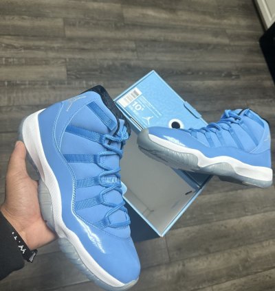 Air Jordan 11 Retro Pantone