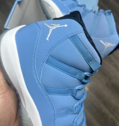 Air Jordan 11 Retro Pantone