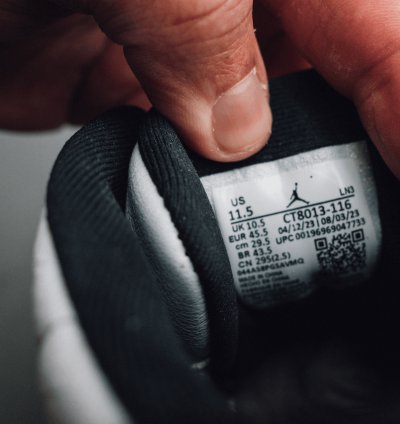 Air Jordan 12 Retro - Cherry